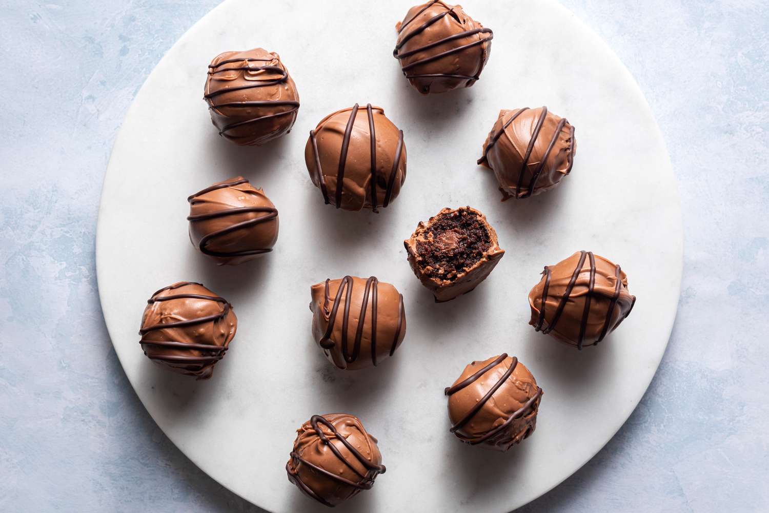 lava cake truffles 520582 hero 01 a90bbcab6c6b4ceb8c4e864bef20e667